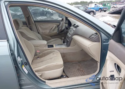 2007 Toyota Camry Le z USA, uszkodzony, nr VIN 4T1BE46K57U687694